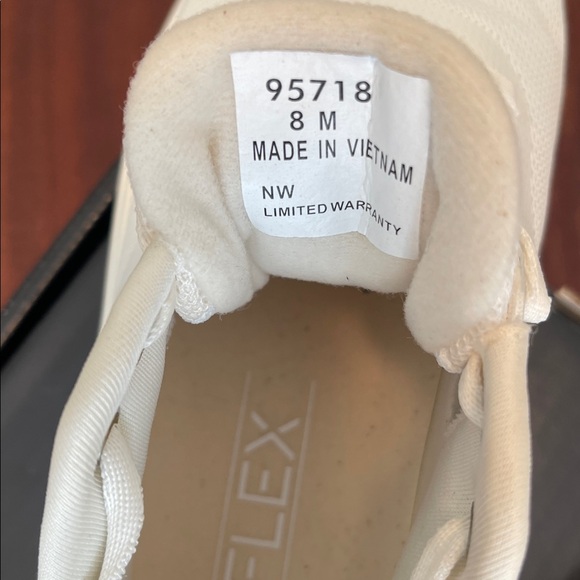 Golf shoes by Foot Joy in size 8M. - Picture 7 of 8